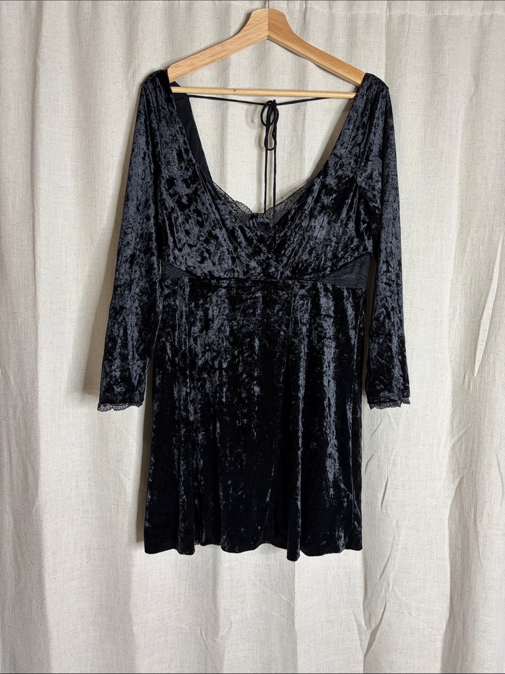 Free People Black Crushed Velvet Long-Sleeve V-Neck Dress